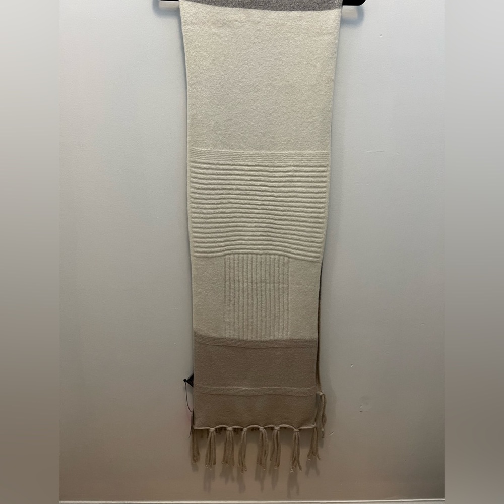 Vince Camuto Scarf NWT